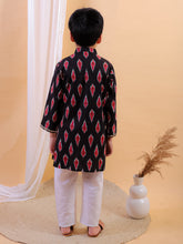 Red pure cotton printed kurta with pajama