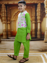 Siblings Green Pure Cotton Printed Kurta Pyjama with Jacket