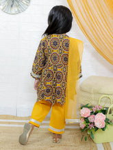 Girls Ethnic Motifs Printed A-Line Pure Cotton Kurta with Pyjama & Dupatta